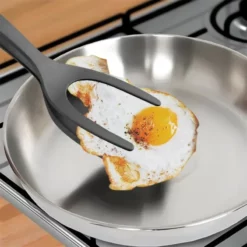 2 in 1 Pfannenwender zum greifen